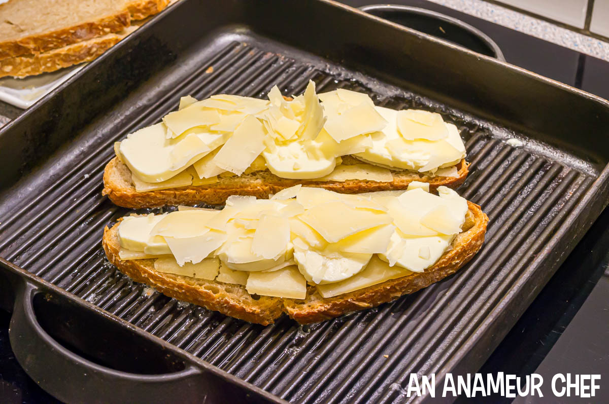 American-style cheese sandwich